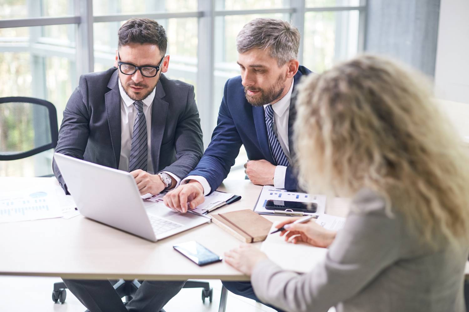 preparing-annual-accounts-with-coworkers-2021-09-24-03-52-53-utc (1)